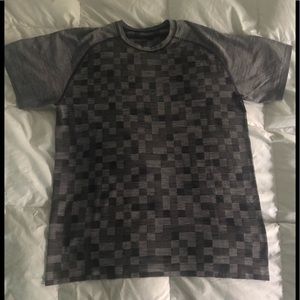 Lululemon Mens short sleeve size XL